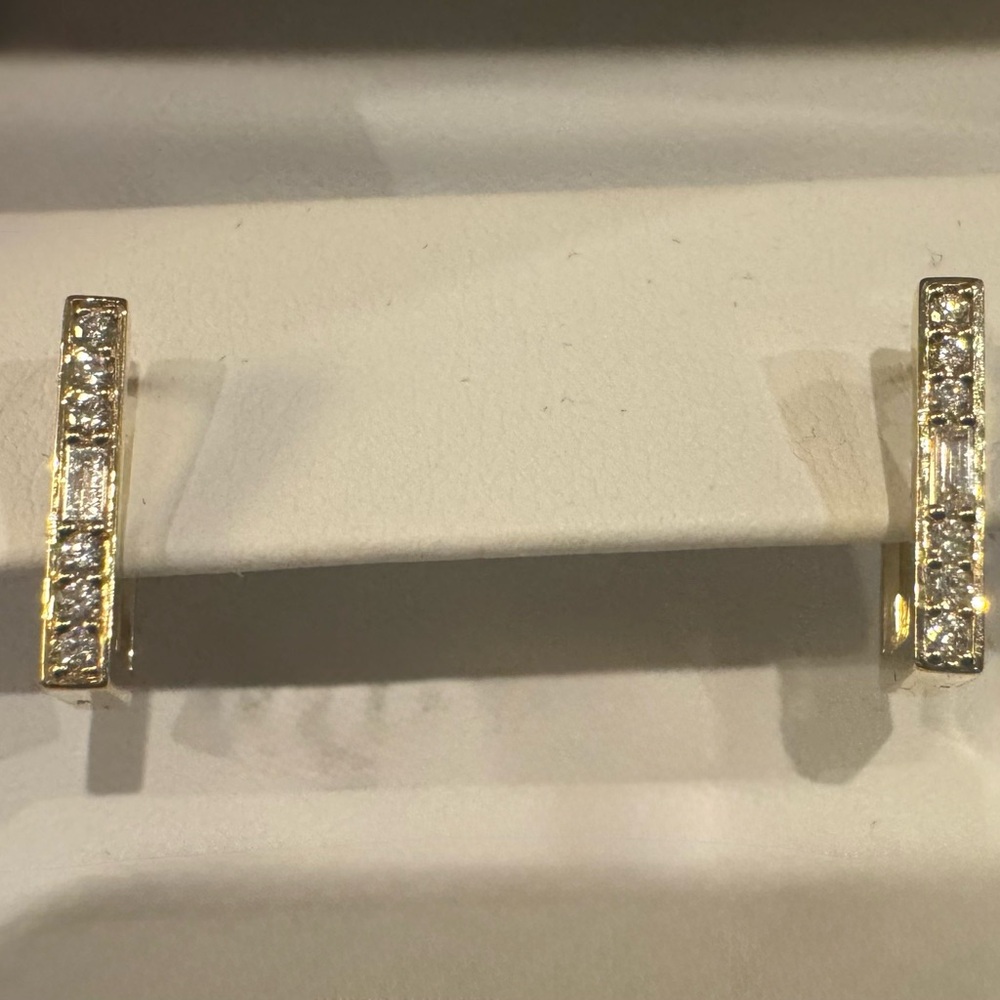 Three Stories Diamond 14k Yellow Gold Hoop Huggy Earrings
Current Retail $2780 - Picture 5 of 7